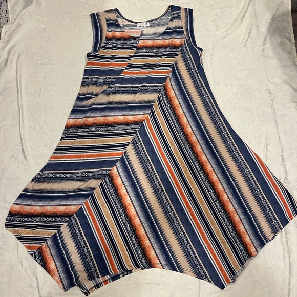 Dress - Picture 1 of 4